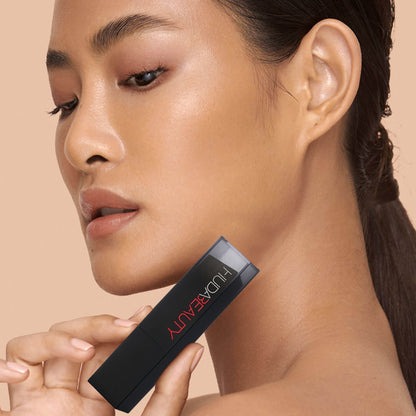 HUDA BEAUTY #FauxFilter Skin Finish Buildable Coverage Foundation Stick