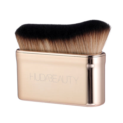 Huda Beauty Body Brush (For Body Highlighters) Body Brush BLUR & GLOW